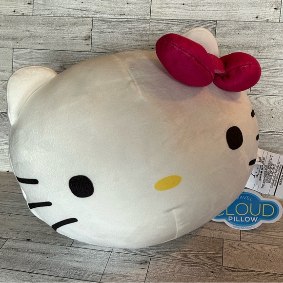 Hello Kitty Pillow - Picture 5 of 8